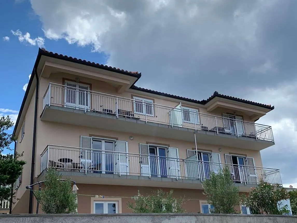 Apartmani Nada Кленовица Апартаменты